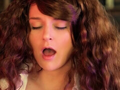 Grote mammen, Kut duiken, Schoolmeisje, Geschoren, Mager, Alleen, Strippen, Tiener