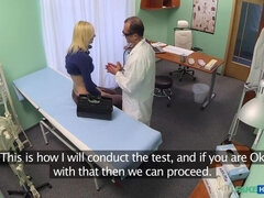 Blonde, Sucer une bite, Médecin, Doigter, Infirmière, Bureau, Maigrichonne, Uniforme