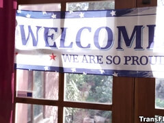 Grosser arsch, Hundestellung, Fingern, Interrassisch, Milf, Muschi, Strümpfe, Titten