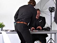 美女, フェラチオ, 手コキする, ヤリマン, フェラする, タトゥー, 三人, オッパイの