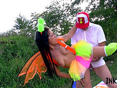 Sucer une bite, Attrapée, Emocore, Faciale, Public, Tatouage