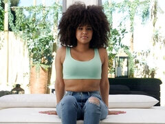 Gros cul, Noire, En levrette, Interracial, Masturbation, Rasée, Dénudage, Adolescente