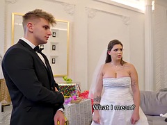 Grosse titten, Braut, Braunhaarige, Pummelig, Europäisch, Hardcore, Lingerie, Tätowierung