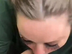 Amateur, Belle grosse femme bgf, Blonde, Sucer une bite, Brunette brune, De plein air, Public, Pute