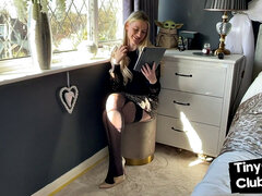 18 ans, Blonde, Domination, Femme dominatrice, Argent, Solo, Jarretelles, Adolescente