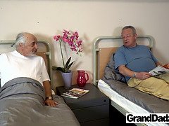 フェティッシュ, なめる, 看護婦, オマンコ, ガリガリ, タトゥー, 三人, 締まりの良い