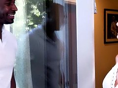 デカチン, イく瞬間, 黒人, 異人種間, なめる, 熟年, 淫乱熟女, ヤリマン
