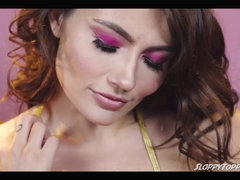 Grote lul, Badpak, Kreng, Zwart, Sperma shot, Interraciaal, Mager, Tieten likken