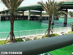 Newly single amateur model proves she knows how to fuck