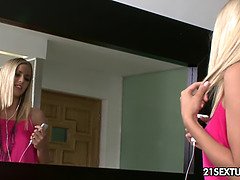 ブロンド, イく瞬間, イマラチオ, ヨーロピアン, 指いじり, キス, オマンコ, 息子