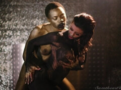 舐める尻, 舞台裏, 茶髪の, キス, レズビアン, なめる, 自然山雀, オッパイの