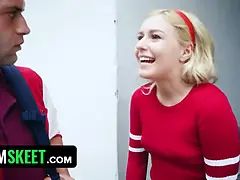 18 jaar, Amerikaans, Blond, Pijpbeurt, Sperma, Sperma shot, Handbeurt, Tiener