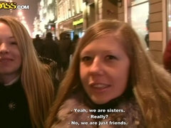 Anal, Brunette brune, Lingerie, Argent, Public, Jarretelles, Se déshabiller, Plan cul à trois