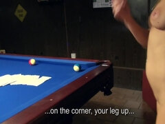 Enthousiasteling, Blond, Vrouw, Spel, Biljart, Gezichtspunt, Tiener