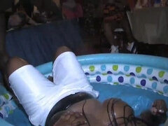 Leie, Grosser arsch, Grosse titten, Schwanz, Hundestellung, Lesbisch, Orgie, Rotschopf