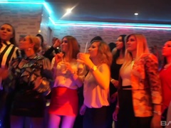 Blondine, Braunhaarige, Verein, Gruppe, Interrassisch, Lingerie, Spielzeuge, Nass