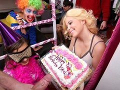 Amateur, Sucer une bite, Mixte, Groupe, Hard, Orgie, Chatte, Étudiant