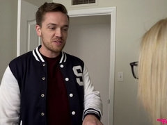 Sucer une bite, Éjaculation interne, Orgasme, Culottes ou slips, Pov, Rasée, Soeurs, Suçant
