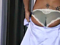 Cul, Sucer une bite, Brunette brune, Couple, Fétiche, Fille latino