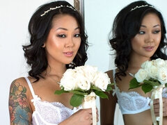 18 jaar, Enthousiasteling, Anaal, Kont, Bruinharig, Vingeren, Strippen, Strak