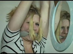 Enthousiasteling, Bondage discipline sadomasochisme, Blond, Gebondenheid, Vrouw, Mager, Vastgebonden, Toilet