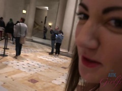 Пальцем, От первого лица, На публике, Курящие, Сквиртинг, Сиськи, Подглядывание, Влажная
