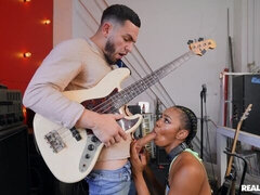 Verga grande, Mamada, Morena, Estilo perrito, Ébano, Interracial, Flaco, Adolescente