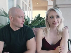 Scarlett Hampton: A Gorgeous Stepsister's Hand Job