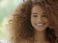 Nana, Beauté, Grosse bite, Sucer une bite, Brunette brune, Poilue, Hard, Actrice du porno