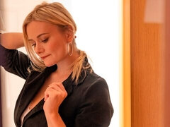 Gros cul, Blonde, Sucer une bite, Doigter, Timide, Étudiant, Adolescente, Plan cul à trois