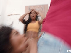Nana, Gros cul, Gros seins, Hard, Mère que j'aimerais baiser, Chatte, Plan cul à trois, Nénés