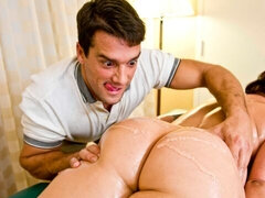 Wohlbeleibte schöne frauen, Grosser arsch, Grosser schwanz, Grosse titten, Blasen, Braunhaarige, Hundestellung, Massage