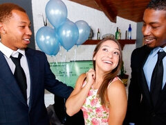 Mamada, Morena, Estilo perrito, Doble penetracion, Peludo, Interracial, Hombre hombre mujer, Adolescente