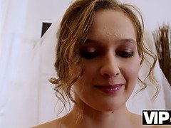 Stacy Cruz gets paid for her cuckold service by a wealthy stranger on a hot day