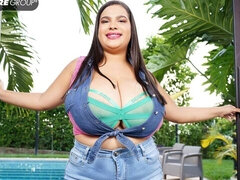 Leie, Pummelig, Dildo, Fingern, Masturbation, Solo, Entkleiden, Spielzeuge