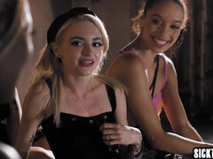 Madura, Ébano, Besar, Lesbiana, Lamidas, Mamá, Pequeña, Coño