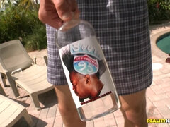 Жопа, Язык в попке, Бикини, Блондинки, Семяизвержение, Латиноамериканки, На природе, Бассейн