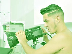 Lécher le cul, Grosse bite, Travestis, Fétiche, Lingerie, Muscle, Nylon, Tatouage