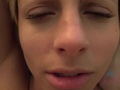 Amateur, Bikini, Sucer une bite, Éjaculation interne, Petite amie, Rasée, Cheveux courts, Nénés
