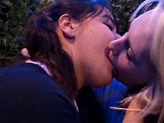 素人, 美女, ブロンド, 異人種間, キス, レズビアン