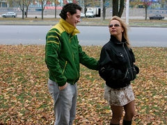 お尻, フェラチオ, バック, 手コキする, なめる, 淫乱熟女, 自然山雀, アウトドア