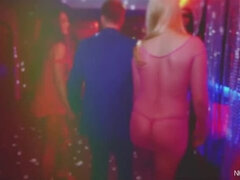 Braunhaarige, Schwanz, Küssen, Lecken, Lingerie, Reiten, Flotter dreier, Titten