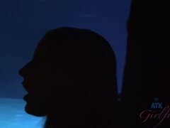 Leie, Blondine, Hd, Piercing, Pissen, Pov, Rasiert, Titten