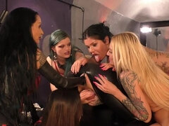 アナル, フェラチオ, 口内発射, 顔射, ドイツ人, 淫乱熟女, 剃毛, 奴隷