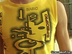 Cul, Brunette brune, Masturbation, Mature, Maman, Pov, Réalité, Plan cul à trois