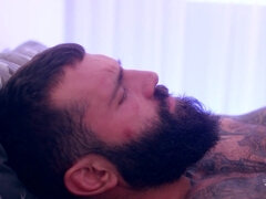 Dormitorio, Tetas grandes, Negro, Mamada, Estilo perrito, Pelirrojo, Transexual, Tatuaje