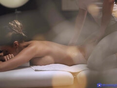 Grosse titten, Blondine, Gesichtssitzen, Fingern, Lecken, Massage, Muschi, Tätowierung