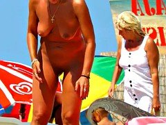 Gorda, Playa, Tetas grandes, Abuelita, Madres para coger, Pezones, Espía, Voyeur