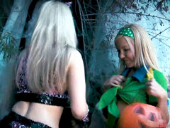 Lesbian-sex, teen-lesbian, cosplay