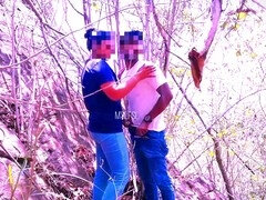 Bisexuelle, Sucer une bite, Petite amie, Indienne, Embrassement, Mère que j'aimerais baiser, De plein air, Public